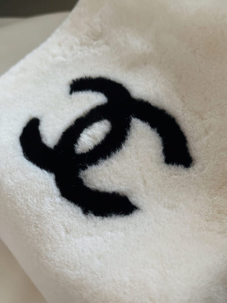 ‘Dig In’ Hand Warmer bag