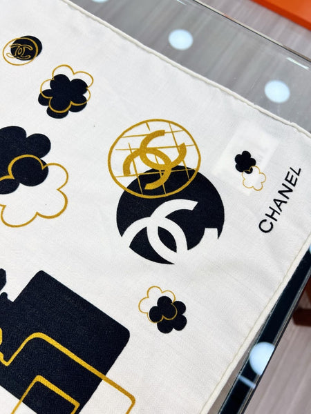 ‘Square Scarf 11’
