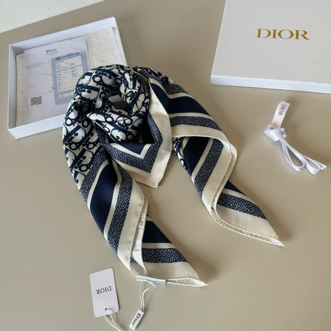 ‘Square Scarf 10’