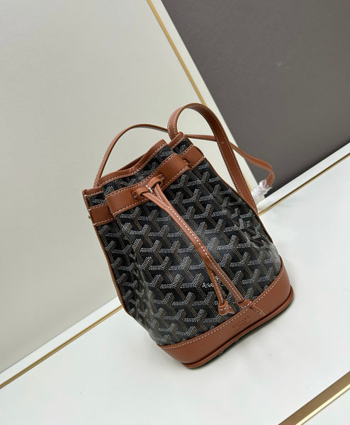 ‘Goyo’ Bucket Purse