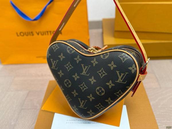 ‘Lovey Dovey’ Purse