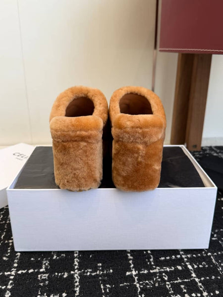 ‘Elena’ Furry slides