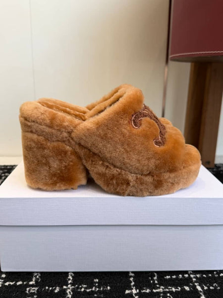 ‘Elena’ Furry slides